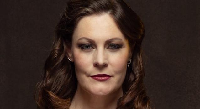 Floor Jansen: "a szervezett vallások felelősek a legnagyobb népirtásokért és szörnyűségekért"