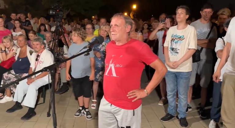 Volt válogatott labdarúgó biztatja arra a sporttársait, hogy álljanak a Tisza Párt mellé