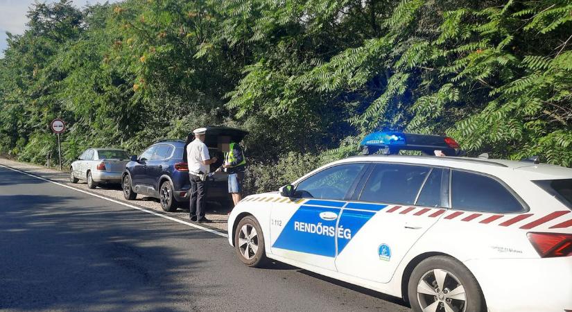 Baleset a 4-es főúton – Rendőrök intézkedtek a helyszínen