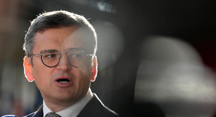 Zelenszkij miatt menekült külföldre a volt ukrán külügyminiszter