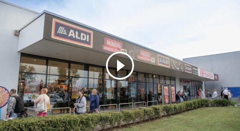 Példátlan akció az Aldiban: mindössze 5 forintért lehet ruhát és cipőt venni