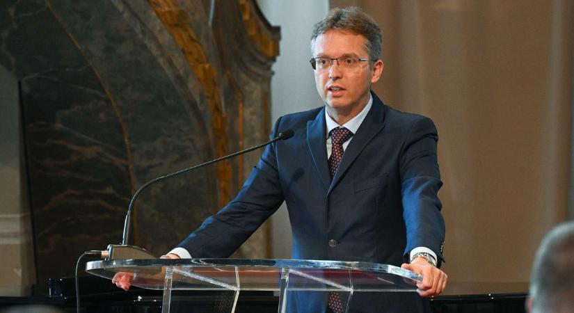 A történelmi béremelés mellett a tanárképzés megújulására hívta fel a figyelmet Hankó Balázs az egri konferencián
