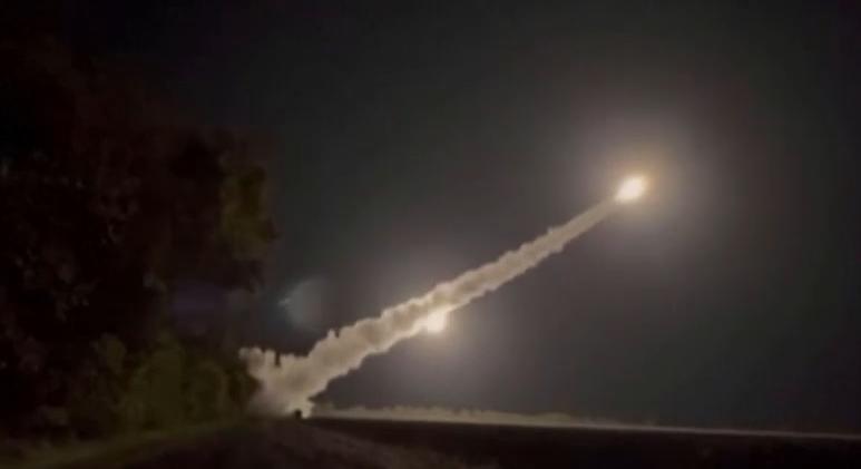 Bajban van Ukrajna: egyre kevesebb fegyvert kap nyugatról  videó