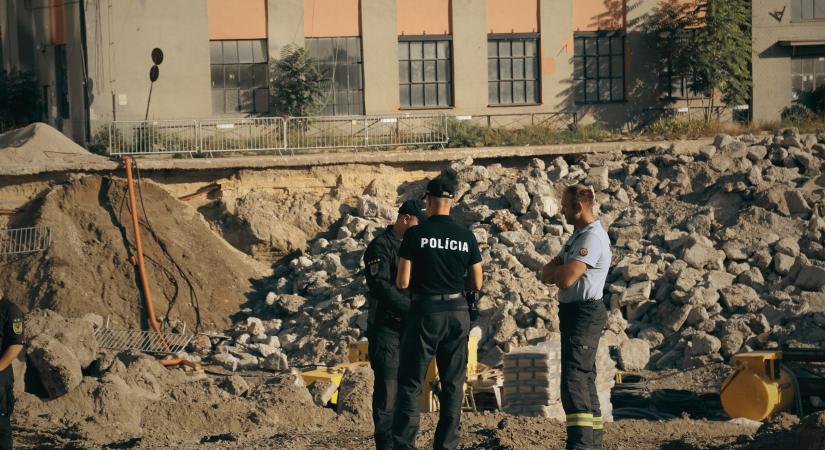 Pozsony fellélegezhet: sikeresen hatástalanították a városközpontban talált bombát – Képekkel
