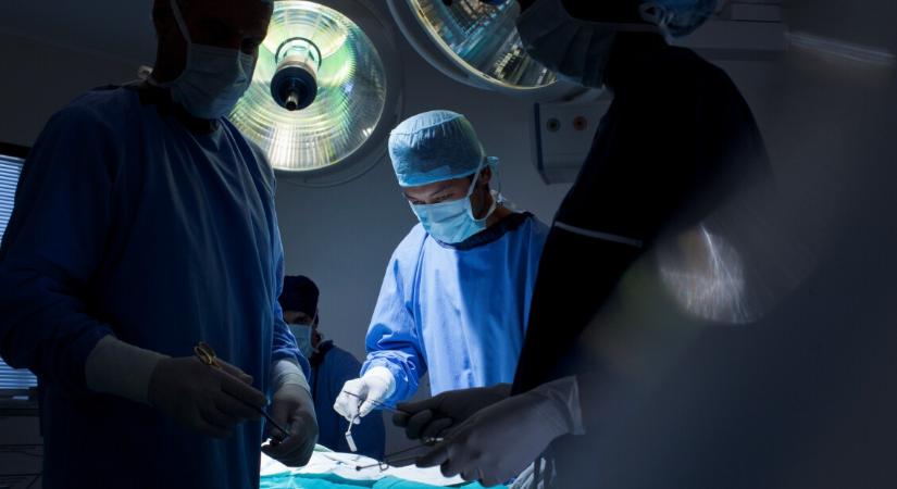 Szándékosan mérgezhette meg betegeit, hogy újraélesztési képességeivel henceghessen