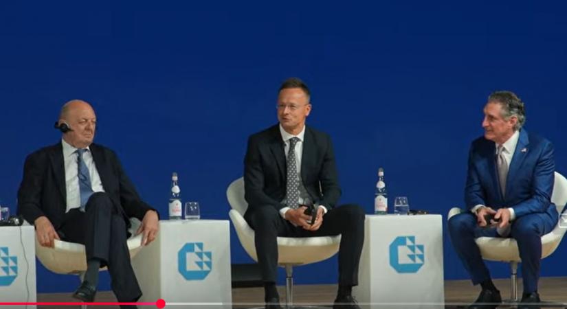 „Hogy legyen mit mutogatni a Szabadság téren” – Trumpnak is üzenhetett rejtélyes reggeli posztjával Szijjártó Péter
