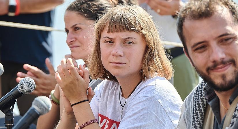 Kigyulladt Greta Thunberg hajója, drón támadhatta meg őket