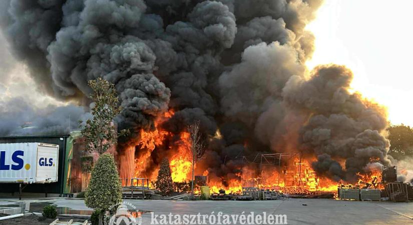 Példátlan összefogás Mezőhegyesen: civilek és tűzoltók heroikus küzdelme fékezte meg a lángokat