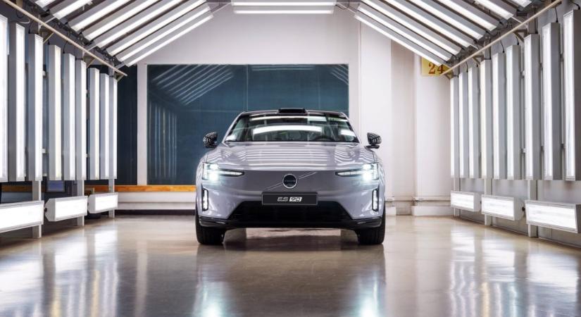 Elindult a Volvo ES90 gyártása