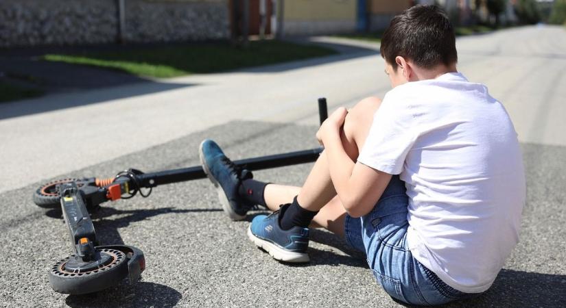Rekordot döntött az elektromos rolleres balesetek száma nyáron, volt, akinek leszakadt a lépe