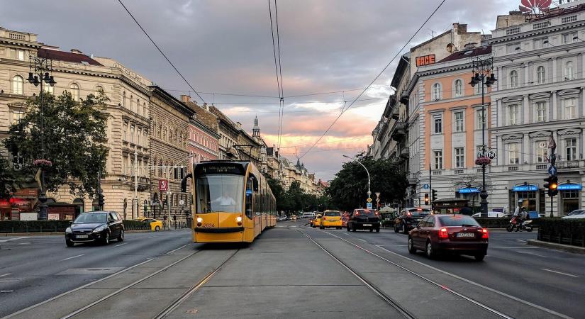 Szerdától változik a közlekedés Budapesten, ide már nem lehet autóval behajtani