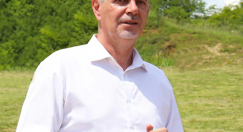 Bíróság elé állították a szászrégeni polgármestert