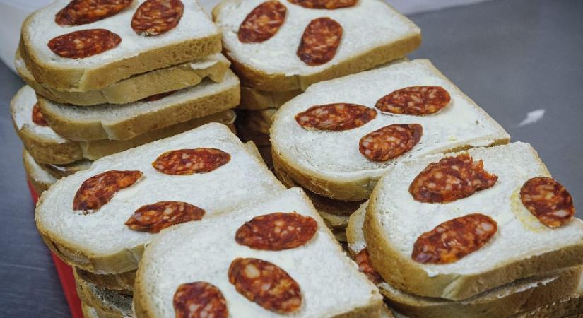 A tiszalöki börtönből kapnak enni a balmazújvárosi gyerekek, miután leállt a közétkeztetés