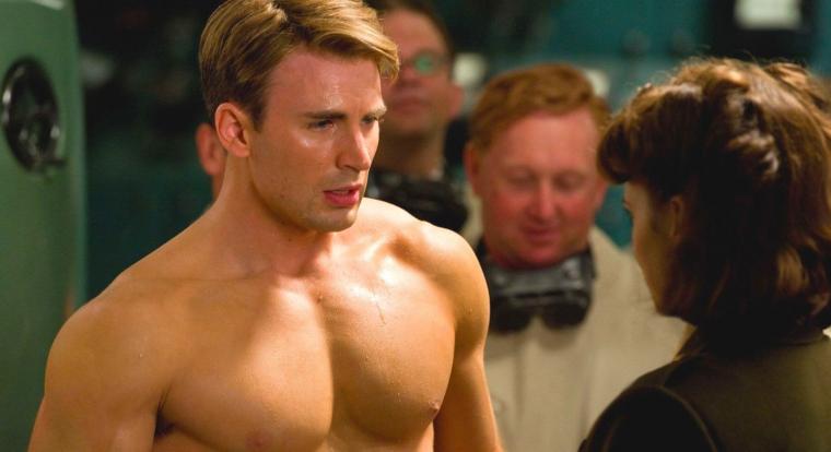 Chris Evans ismét kigyúrta magát, és a rajongók szerint ez csak egy dolgot jelenthet