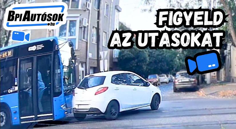 Amit az utasok nem felejtenek el: egy Mazda vágott a busz elé