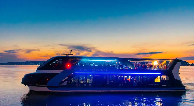 Kétmillió utas a Balatonon, legekkel zárult az idei hajózási főszezont