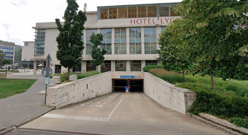Korlátozzák a lehajtást a belvárosi parkolóba