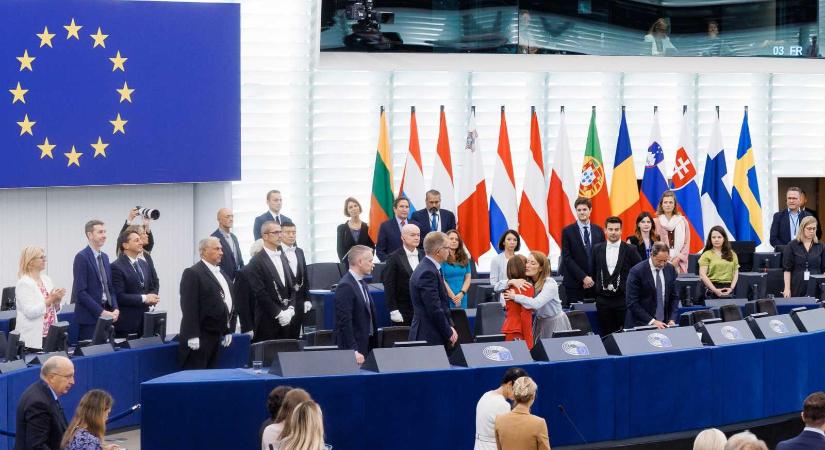 Maia Sandu az orosz hibrid háborúról beszélt, Șoșoacă bekiabálással keltett botrányt (VIDEÓ)