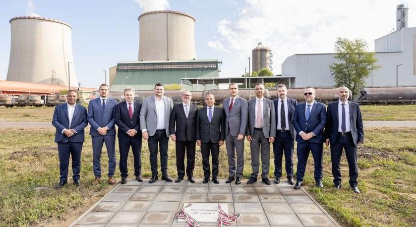 Letették a visontai gázerőmű alapkövét