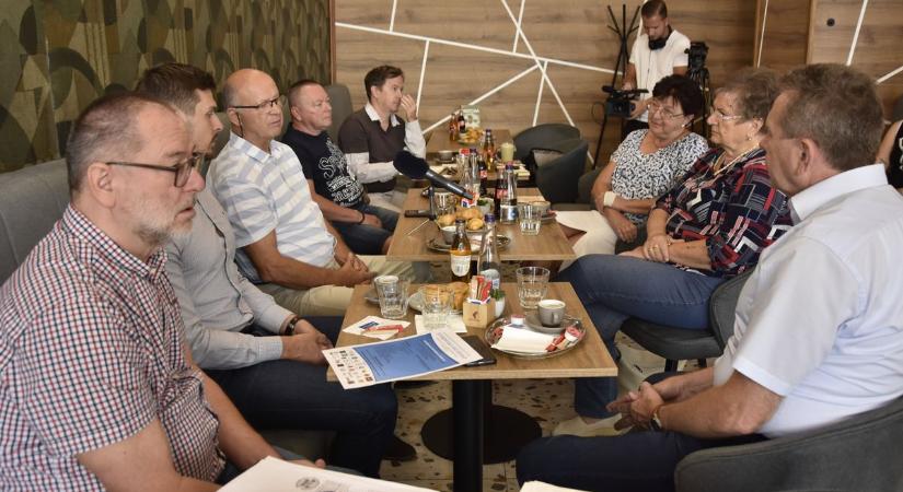 Civil sajtóreggeli: mozgalmas hét vége elé néz Mosonmagyaróvár