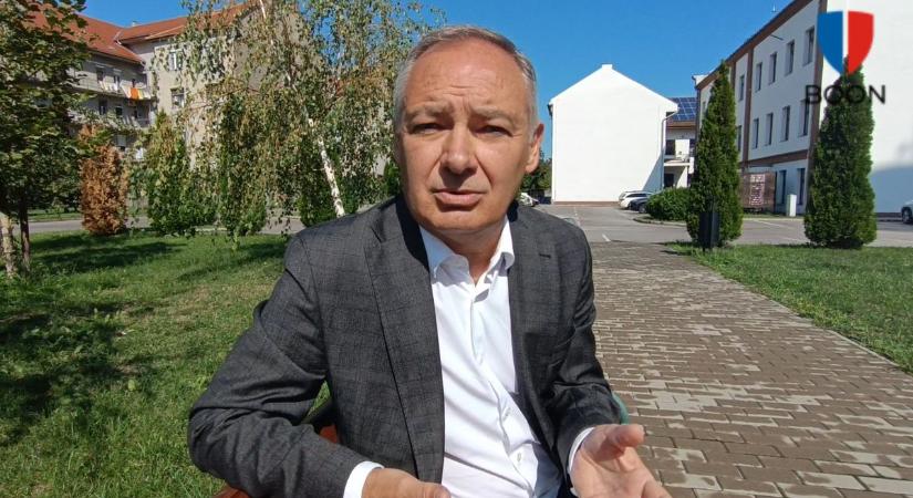 Kiss János: „A fekete árnyakat el kell kergetni a politika egéről” (videó)