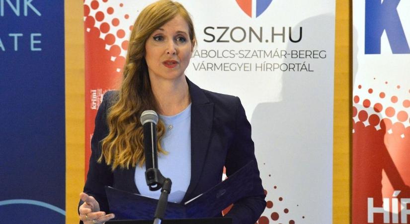 Dr. Szabó Tünde: a digitalizált világban is büszke, békés, erős közösséget kell működtetnünk
