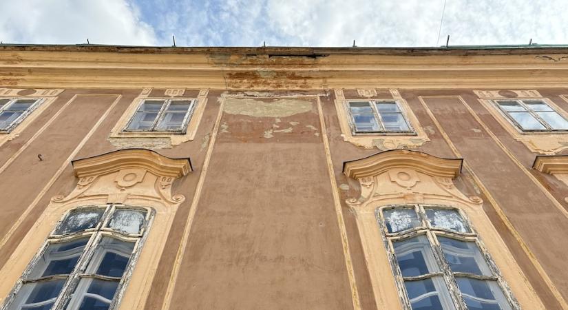 200 millió forintot emésztene fel a győri Napóleon-ház tetőszerkezetének helyrehozatala