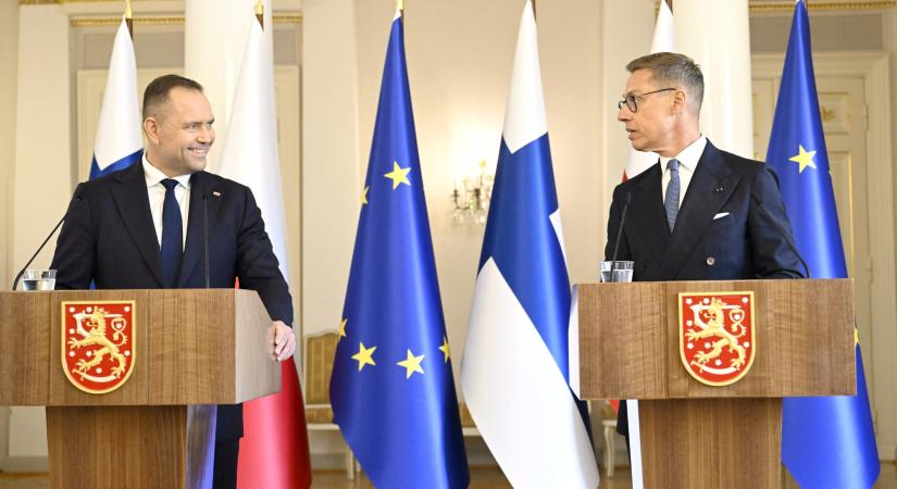 Finn elnök: A Szlovákiába és Magyarországra irányuló orosz olaj- és gázimportnak véget kell vetni