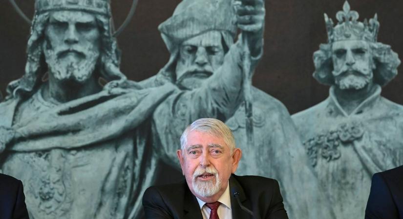 Szabados György történész: Kásler Miklós érdeme, hogy a királyi csontok archeogenetikai vizsgálatát megszervezte, vezetői pozícióiban támogatta