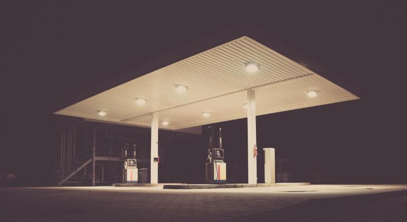 Közel 100 millió forintot sikkasztott a cseles benzinkutas