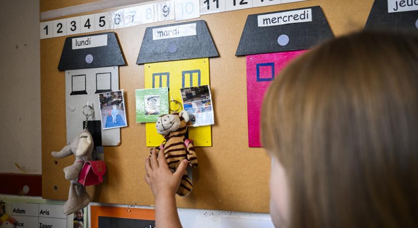 Okostelefonok, buta rendelkezések: tanítanivalóan zűrzavaros a belgiumi iskolarendszer