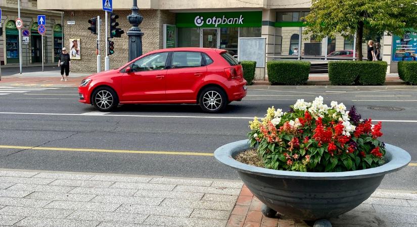 Öt napon szünetelteti szolgáltatásait az egyik legnagyobb hazai bank – érdemes felkészülni!