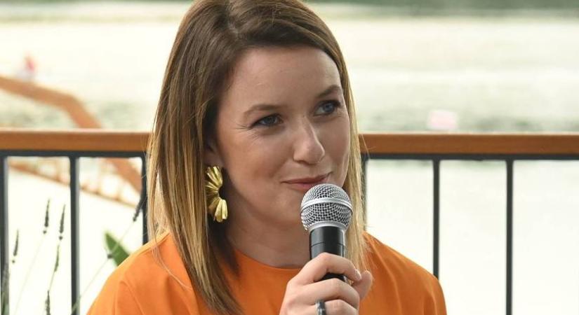Rátonyi Kriszta párja extra sármos: dögös dekoltázzsal ragyogott Gergő mellett a köztévé műsorvezetője
