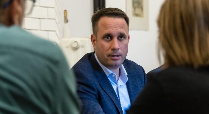 „Európa válságban, Von der Leyen hallgat” – kemény üzenetet küldött Dömötör Csaba Strasbourgból