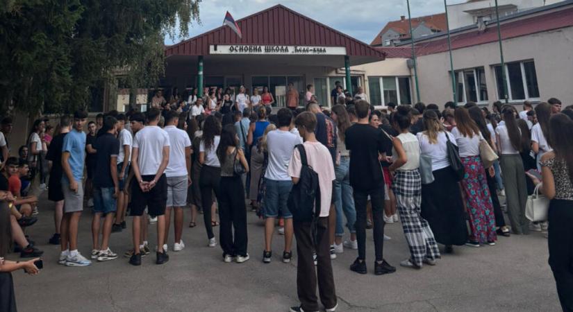 Az igazgatónő leváltása miatt az összes diák bojkottálja a tanítást egy niši gimnáziumban