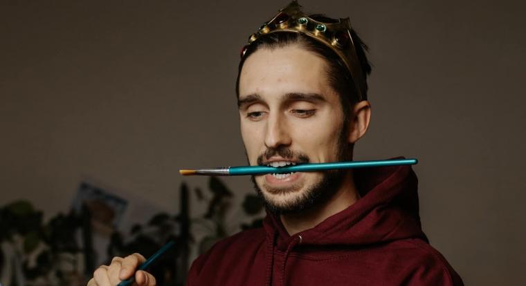 Feljelentették Bayer Zsoltot, amiért Krúbi megölésére buzdította az olvasóit