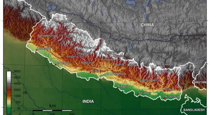 Lángokban Katmandu: Nepál miniszterelnökének lemondása nem volt elég