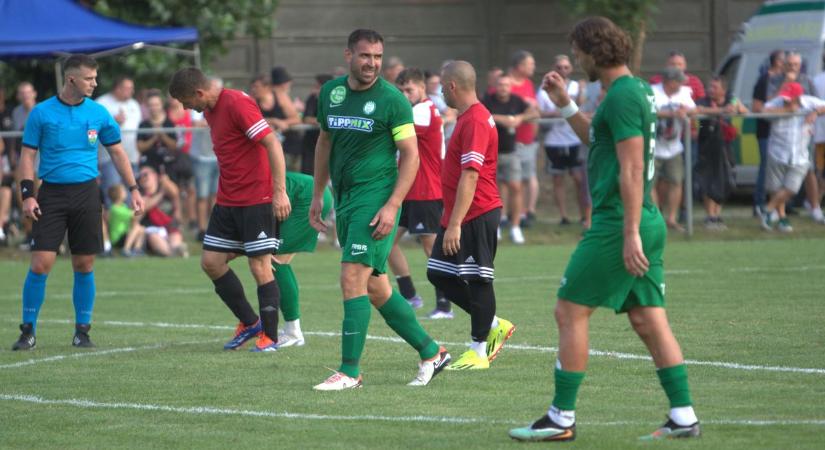 Népünnepély Pusztaszabolcson, a Paksi FC ellen búcsúzott a helyi legenda – videóval