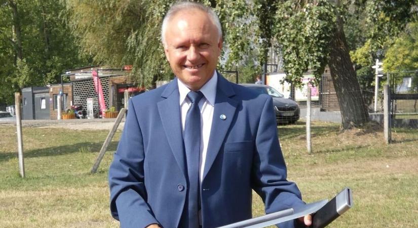 Életpályája elismeréseként Gátőrkardot kapott Fejes Lőrinc