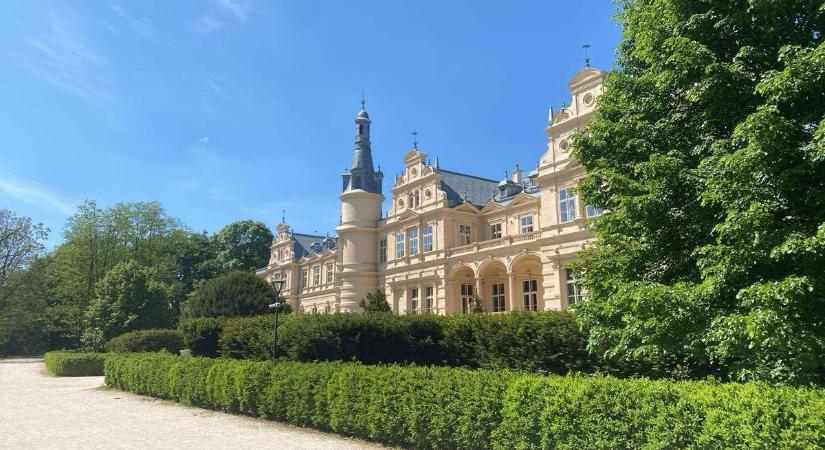 Áll a bál a Wenckheim-kastély körül, újabb bezáró bolt Szegeden