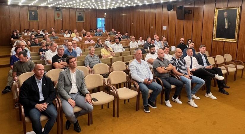 “Elhanyagolt üzletek, ugyanazt, silány minőségben áruló vendéglők”