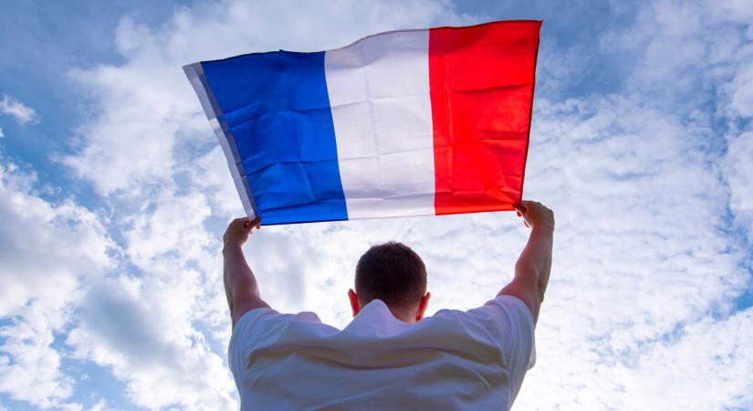 Francia káosz – Benyújtotta lemondását Francois Bayrou francia miniszterelnök, ügyvivőként hivatalban marad