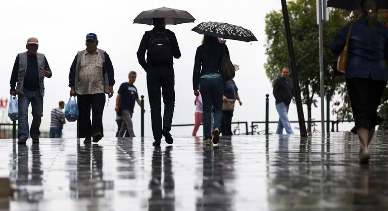 Mintha Balin lennénk: nagy esők jönnek kis széllel, 25-30 fokos meleggel