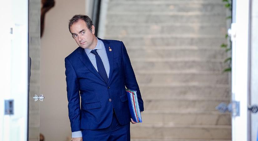 Máris itt az újabb francia kormány - a védelmi miniszterrel próbákozik Macron
