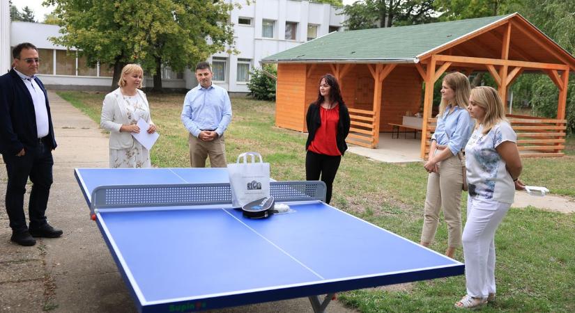 Jótékonysági bálból született öröm: sporteszközöket kapott a lakásotthon