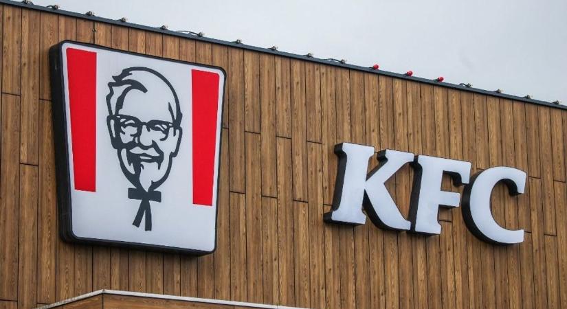 Megnyílt Magyarország legújabbb KFC-je, percek alatt lerohanták a vidéki városban: volt, aki negyven percet állt sorban