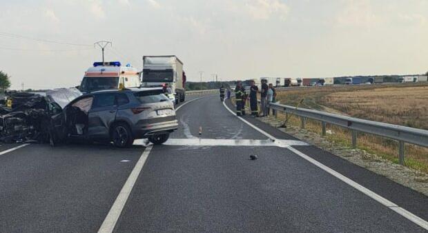 Frontális ütközés: a helyszínen életét vesztette az egyik sofőr (VIDEÓ)