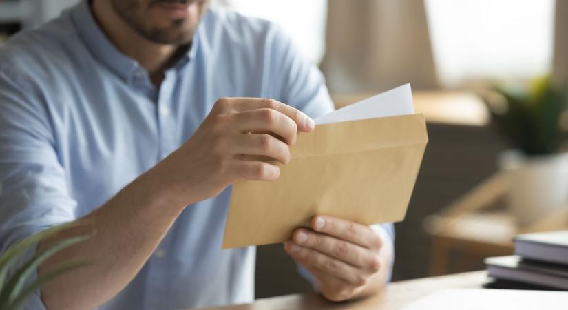 Ettől a postai küldeménytől retteghet most mindenki Fejérben, ezt behajtják