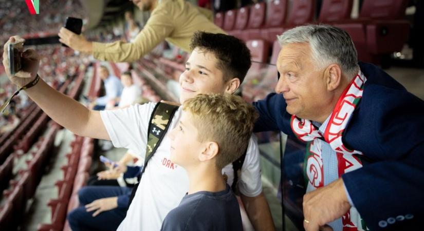 Meglepetés a Puskás Arénában: Orbán Viktor és Magyar Péter is feltűnt a lelátón