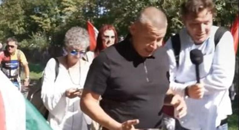 Kíméletlenül kiosztotta Ceglédi a tiszásokat, miután Ruszin-Szendi fellökte a Mandiner riporterét